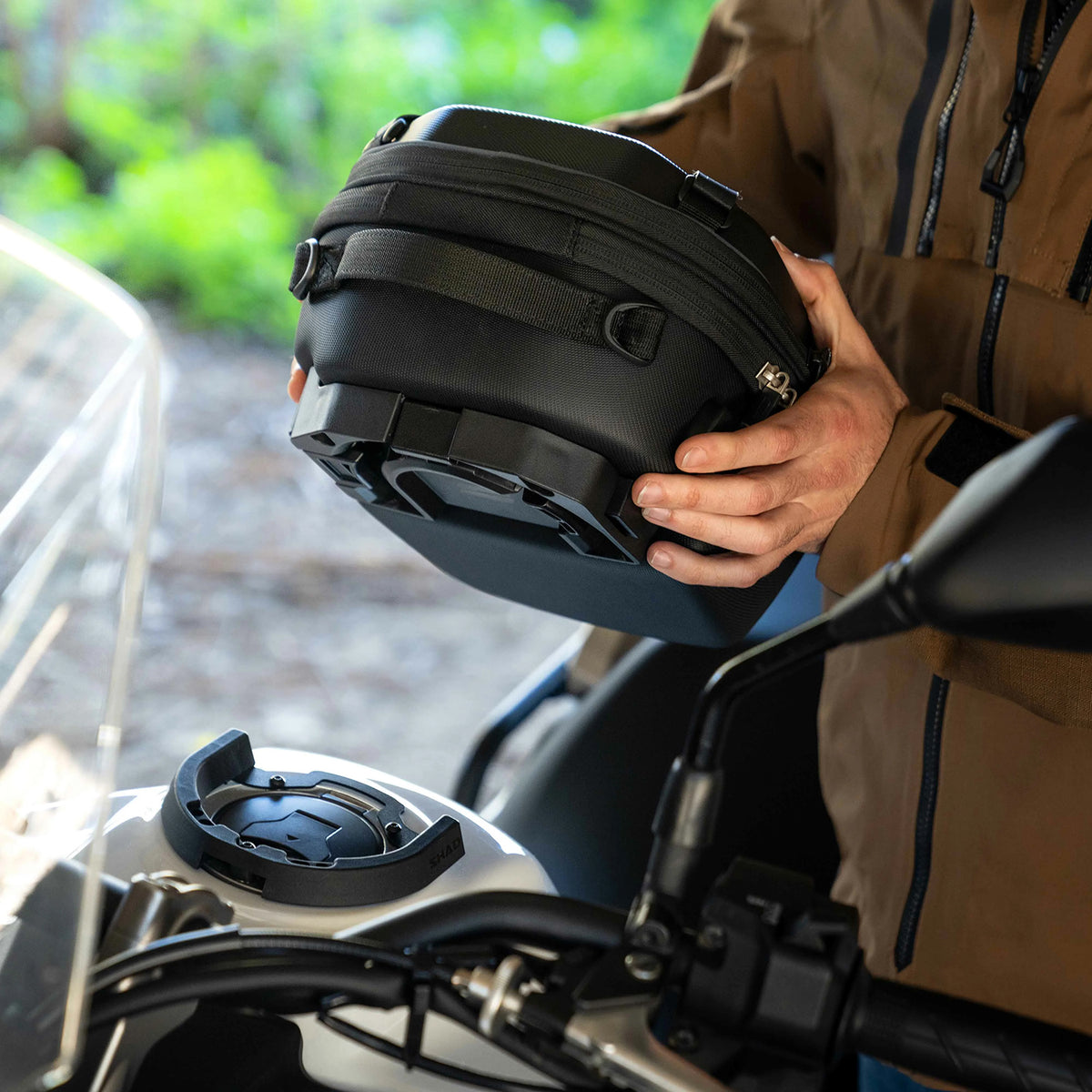 SHAD E09CL PRO Depo Üstü Çanta